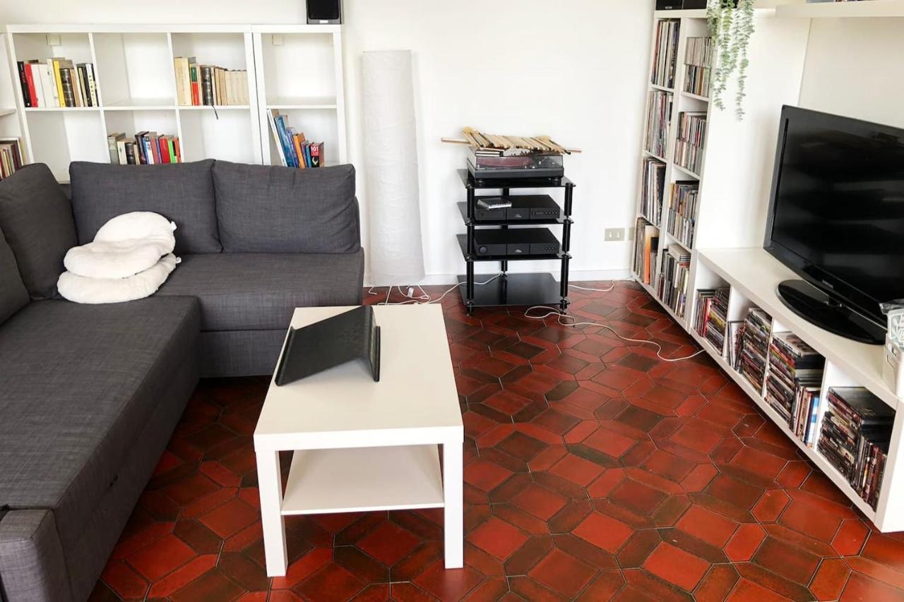 Casa Gaiani Villetta In Riva Al Lago Vista Mozzafiato Varano Borghi Exteriör bild