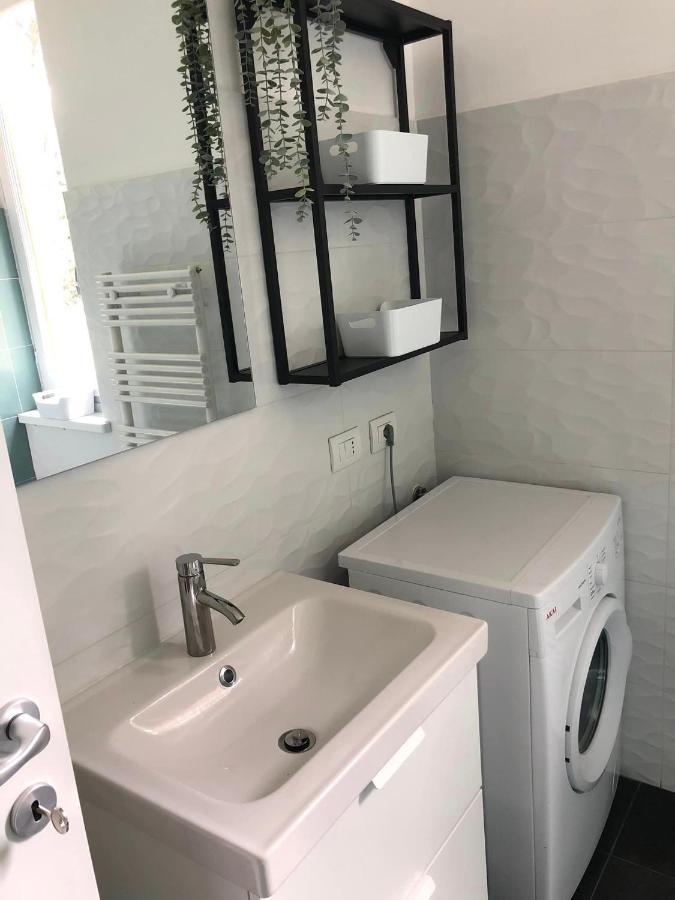 Casa Gaiani Villetta In Riva Al Lago Vista Mozzafiato Varano Borghi Exteriör bild