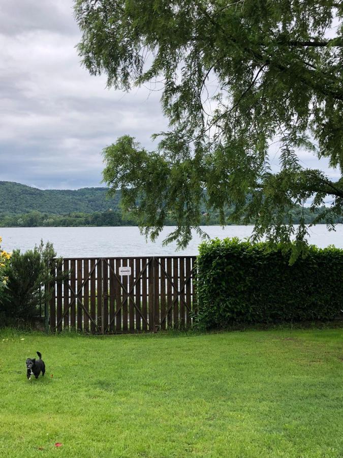 Casa Gaiani Villetta In Riva Al Lago Vista Mozzafiato Varano Borghi Exteriör bild