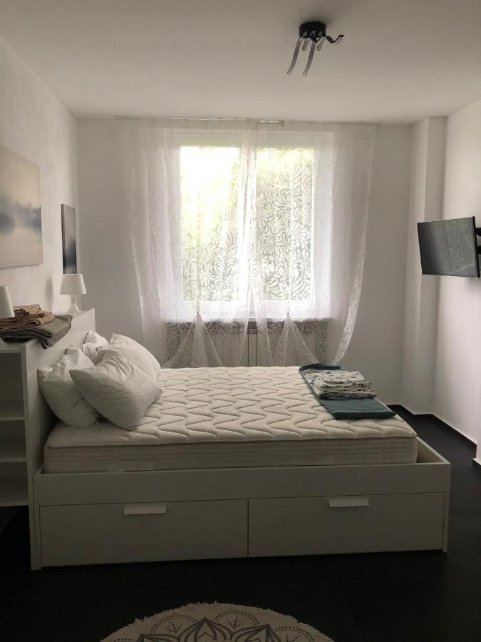 Casa Gaiani Villetta In Riva Al Lago Vista Mozzafiato Varano Borghi Exteriör bild