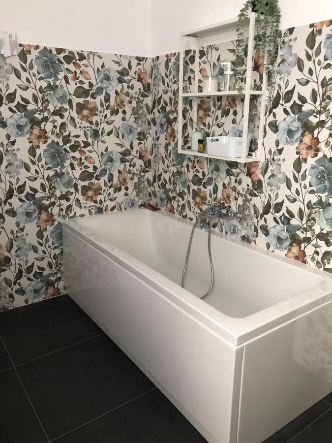 Casa Gaiani Villetta In Riva Al Lago Vista Mozzafiato Varano Borghi Exteriör bild